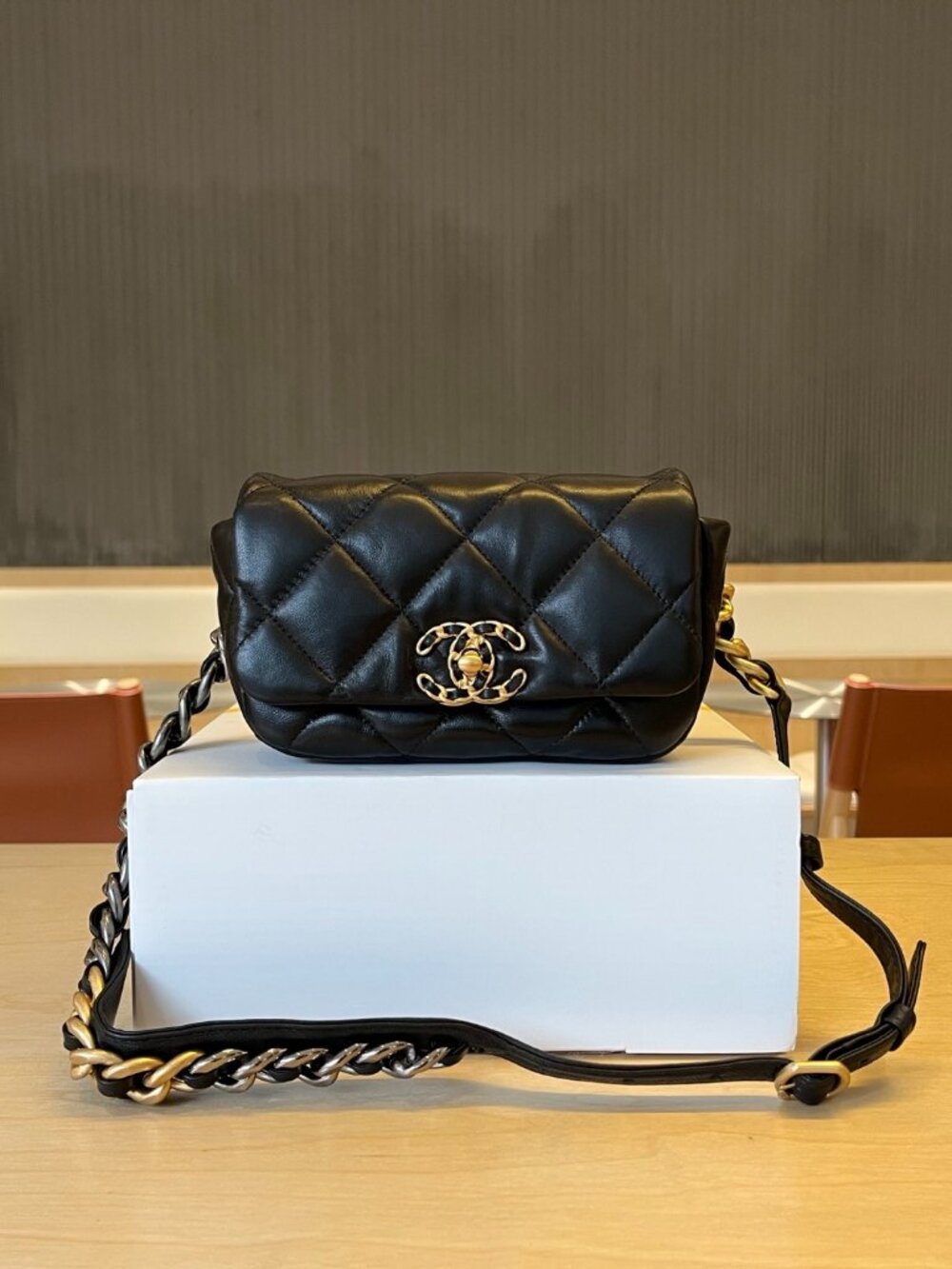 Chanel 19 leather waist bag